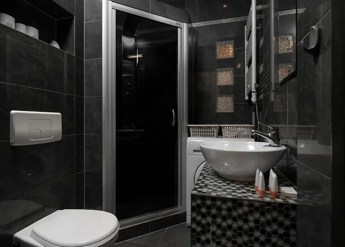 Apartman Wola With Balcony & Close To Metro By Renters Varsó