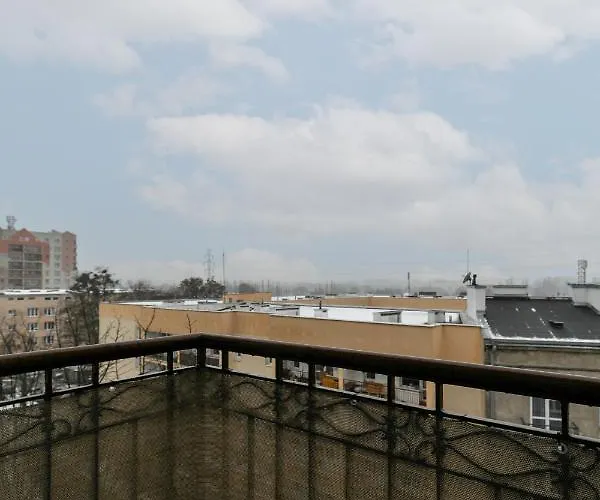 Apartman Wola With Balcony & Close To Metro By Renters *